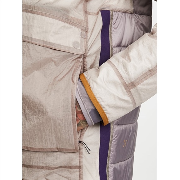 Lululemon Take The Moment Reverse Jacket
Robert Geller Collection - Picture 13 of 13